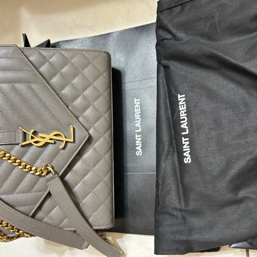 Saint Laurent粒面絎縫小牛皮中型信封袋 YSL ENVELOPE-17