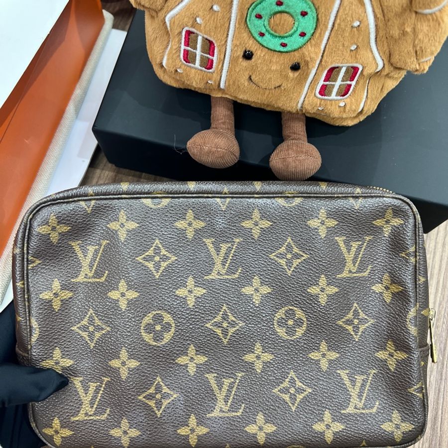 日本中古LV老花化妝包-1