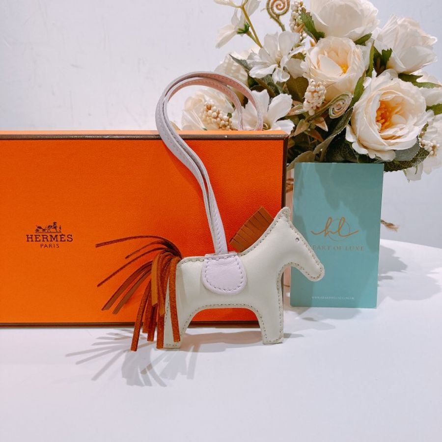 TW4522 Hermes 愛馬仕 馬仔掛件 小皮具Rodeo Charm PM Craie/Gold/mauve Pale-1