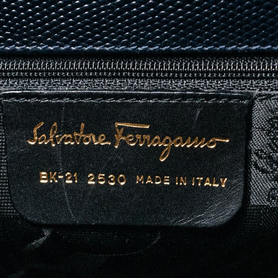 🧠小浮気見世物小屋🧠義大利製🇮🇹Salvatore Ferragamo經典蝴蝶結壓紋托特|午夜藍真皮-10