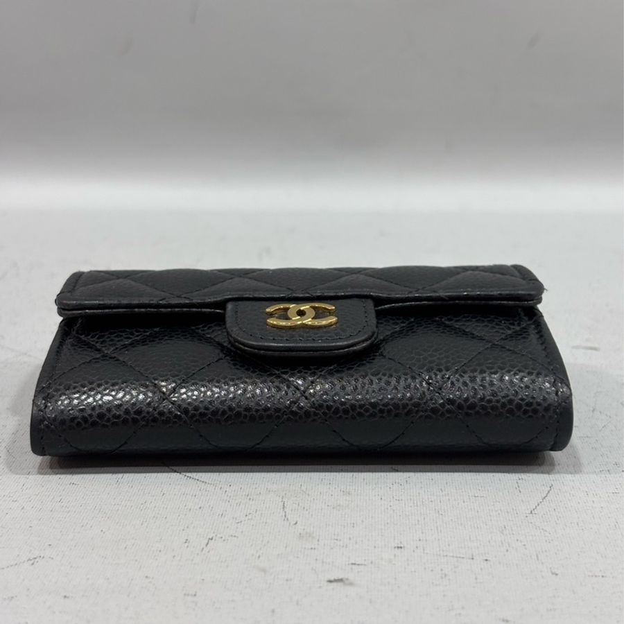 CHANEL AP0214 COCO 新款 背面有口袋 黑色荔枝皮 銀釦 釦式 零錢包 信用卡夾 名片夾 短夾 皮夾-4