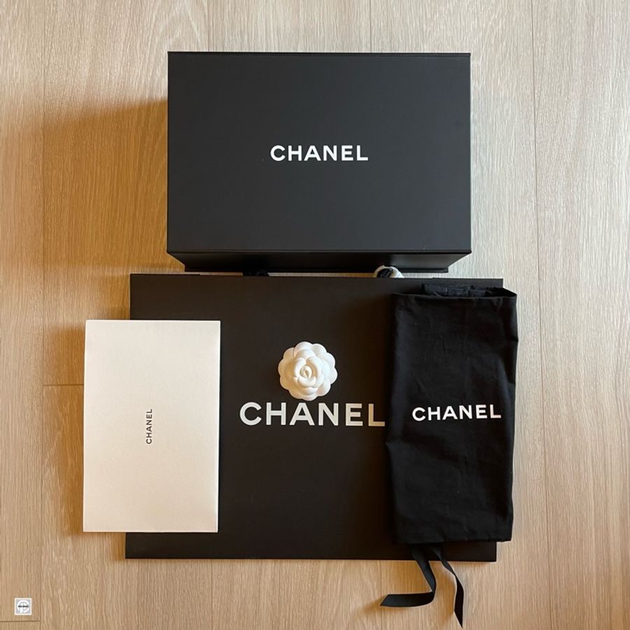 CHANEL Caviar Leather 荔枝皮 黑金小包/手機包-4