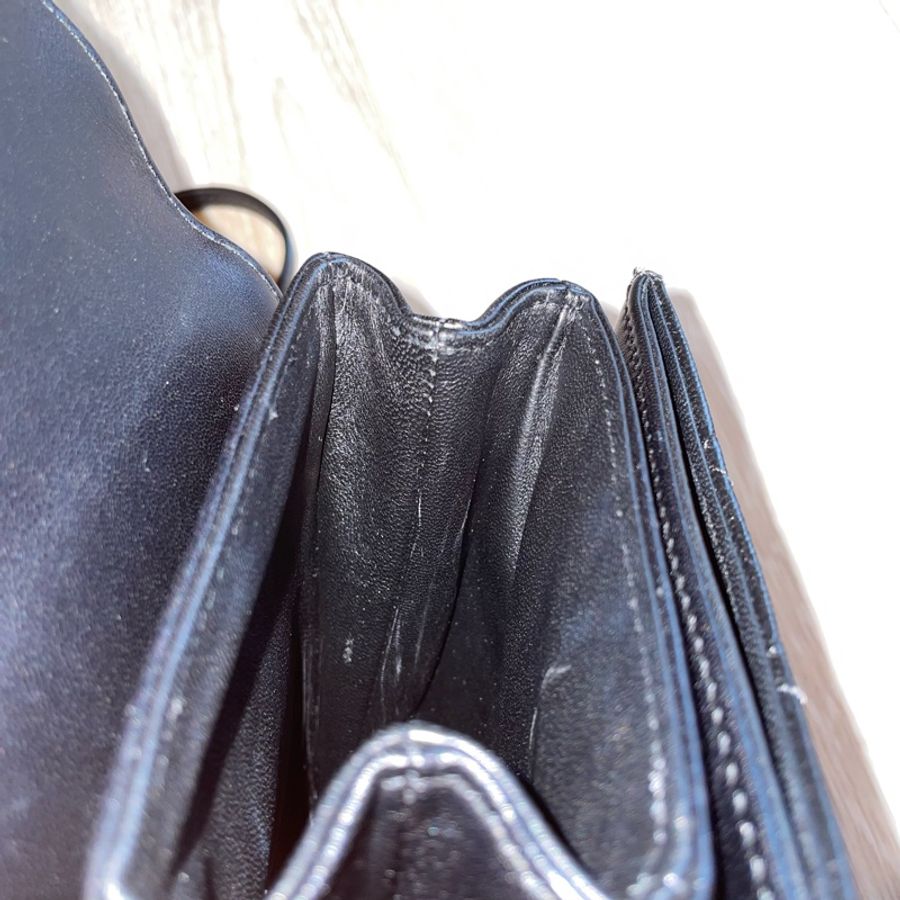 CHANEL Caviar Leather 荔枝皮 黑金小包/手機包-11