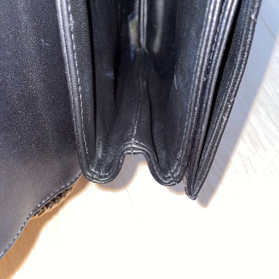 CHANEL Caviar Leather 荔枝皮 黑金小包/手機包-12