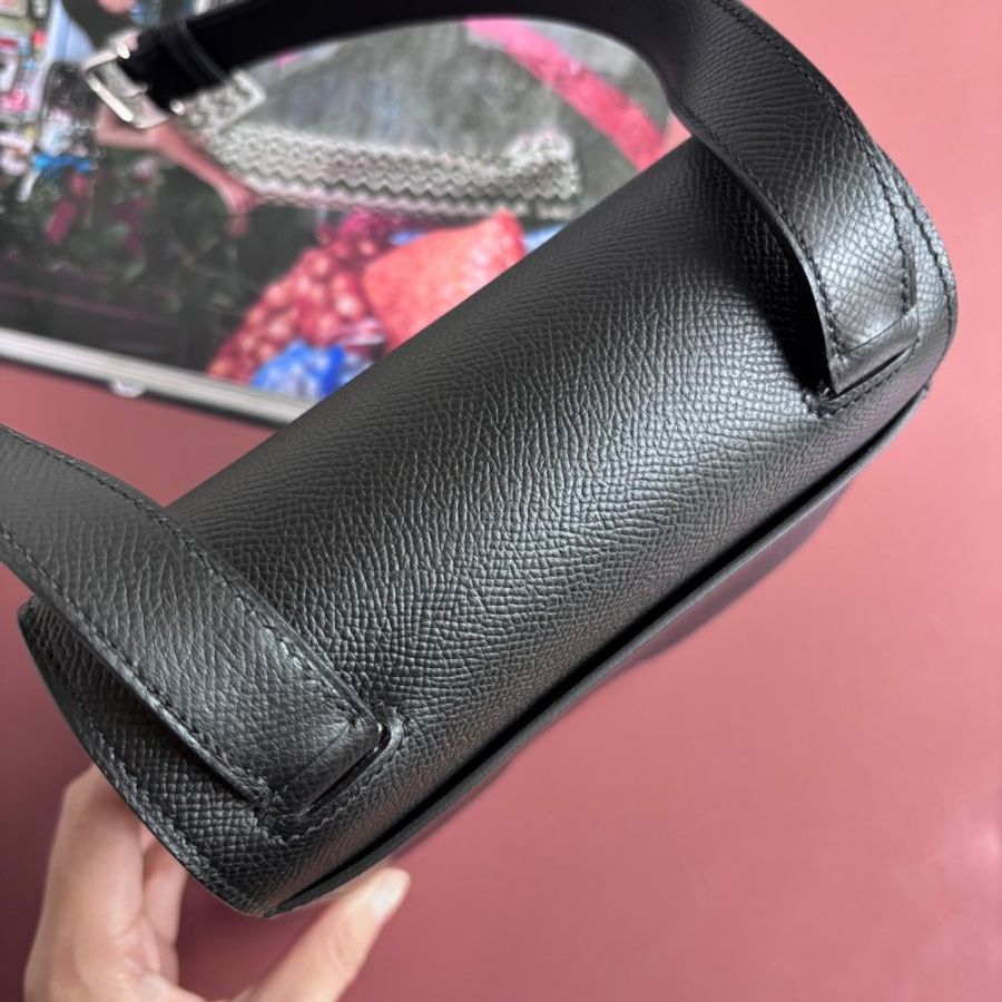 ::HERMES:: 愛馬仕 Della mini 18 屁股包 黑色皮革銀釦 斜背包-2