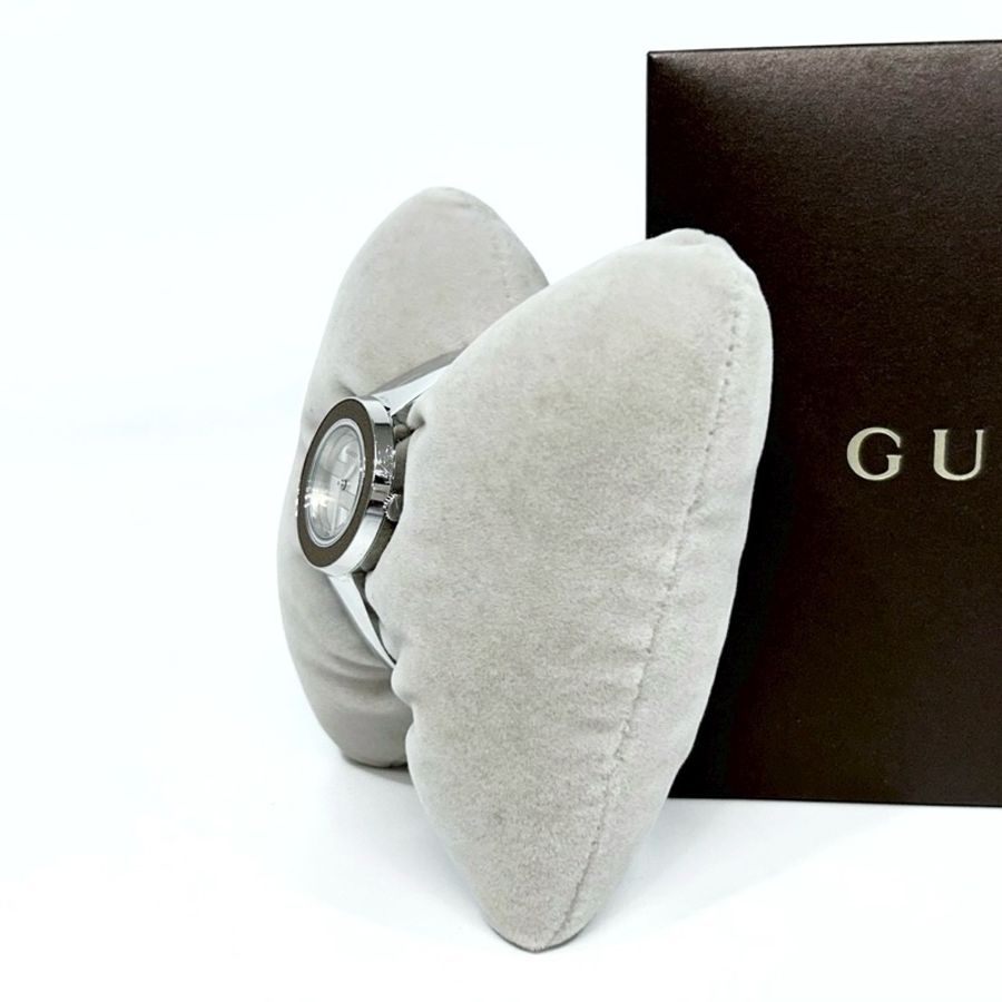 GUCCI銀灰色圓形錶盤手鐲設計手錶-3