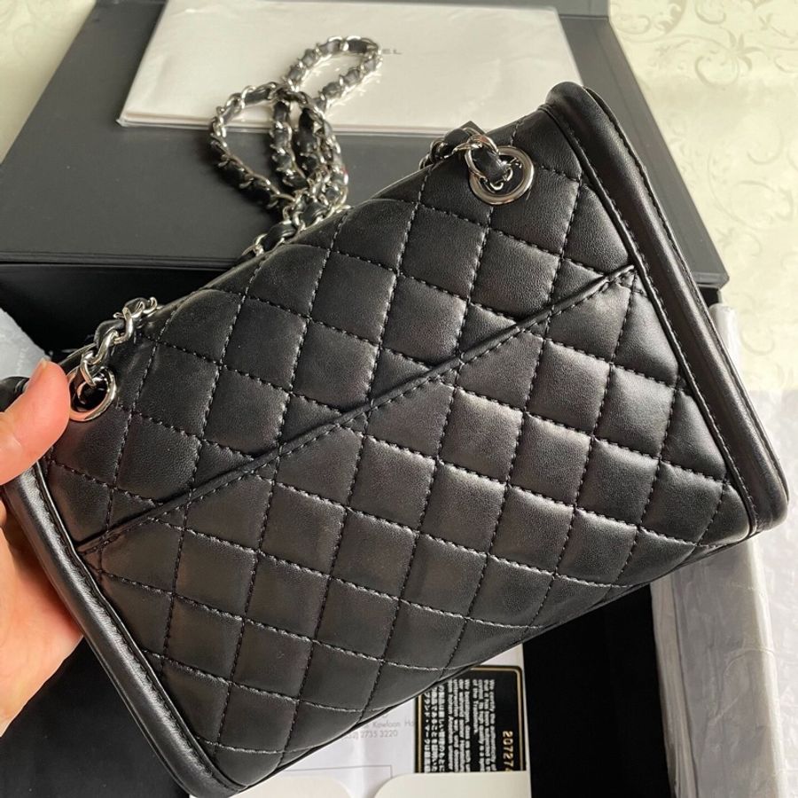 Chanel 小號 翻蓋郵差包 黑銀菱格紋斜挎單肩鏈條包 20開 尺寸約23x16-3