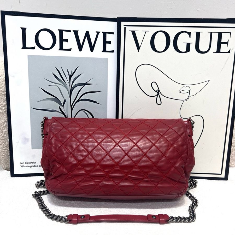 Chanel 紅色鏈條包 翻蓋銀扣 復古做舊logo 單肩包 底長約30cm-1