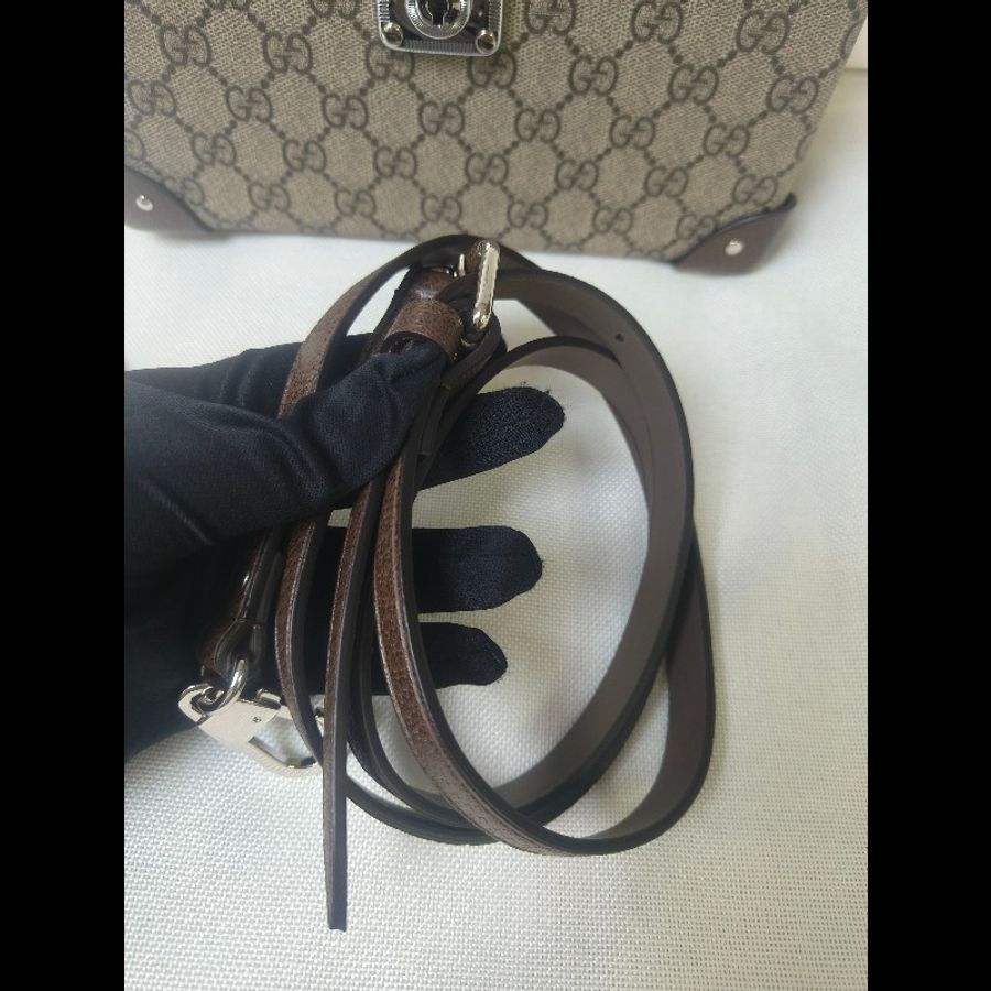 🌺初夏購物🌺快閃一週甜價至6/30‼️【9成新】㊣✨GUCCI✨（附防塵袋）古馳 Globe-Trotter 竹節 箱包 老花 硬殼 壓釦 肩背包 斜背包/雙G/二手包/保證正品🌳二手樹屋🌳-36