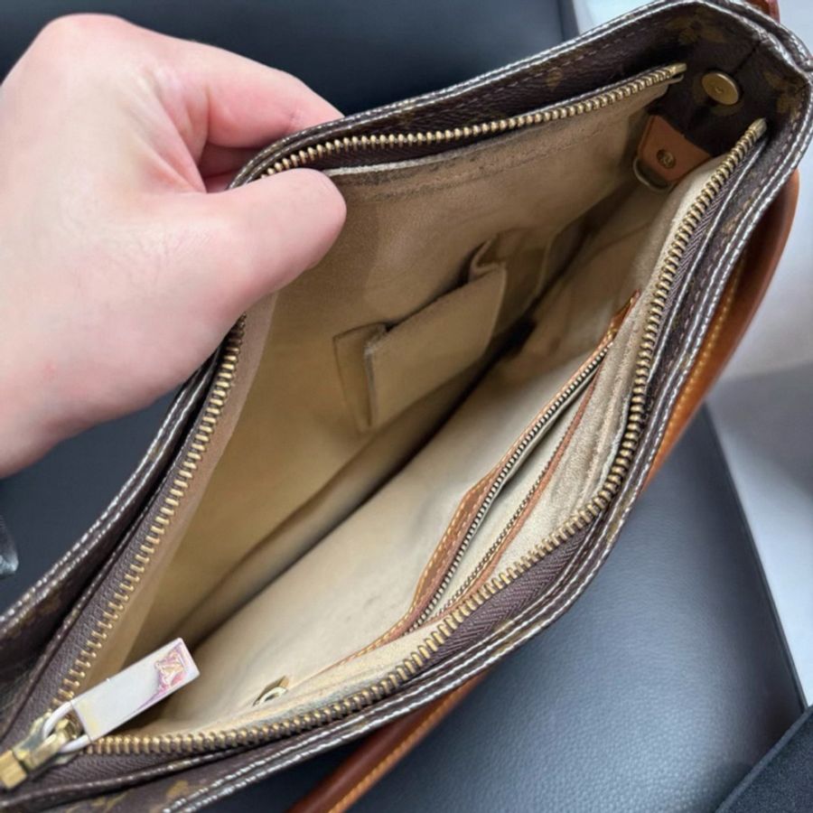 LOUIS VUITTON  Monogram Looping GM shoulder backpack-4