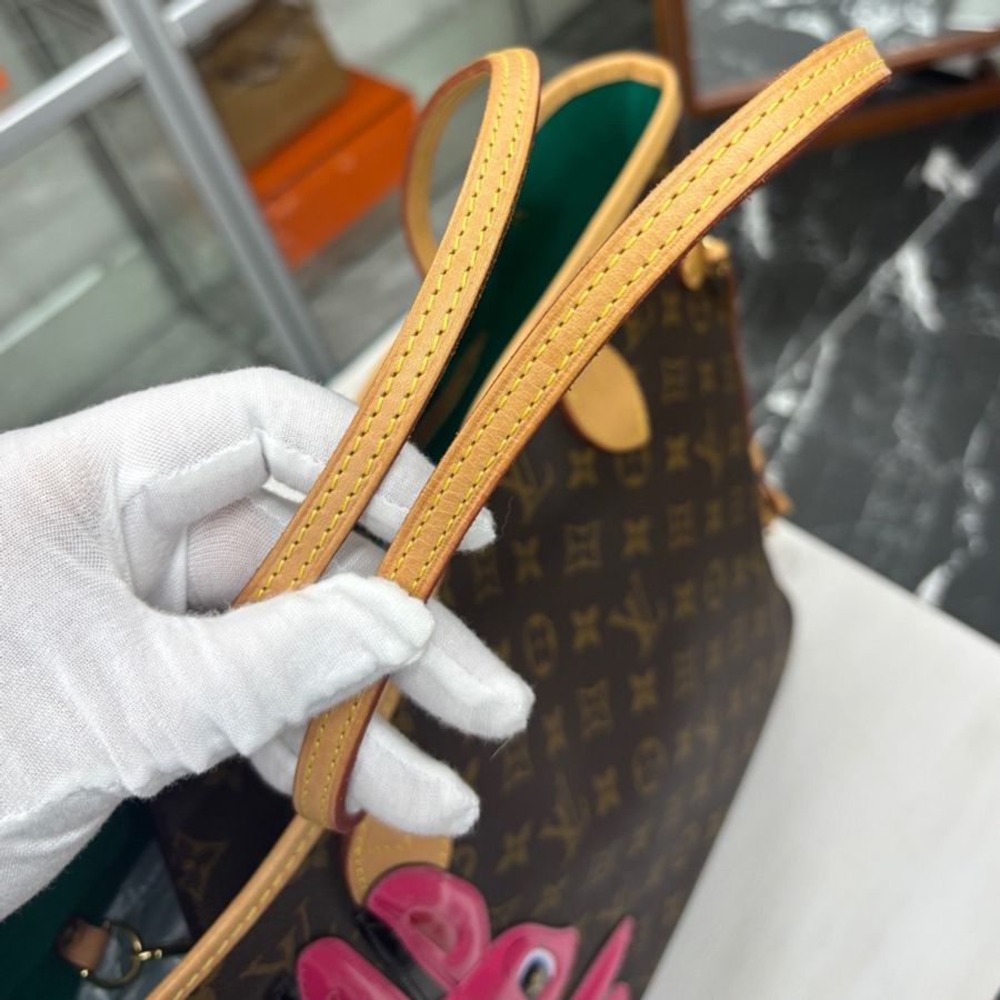 LV 藝術家聯名款 多金兔never full 子母購物袋-4