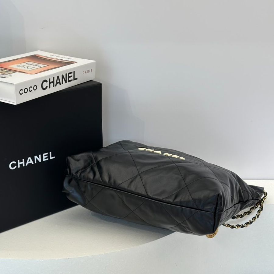 CHANEL 22 Bag - 中號白字黑金-6