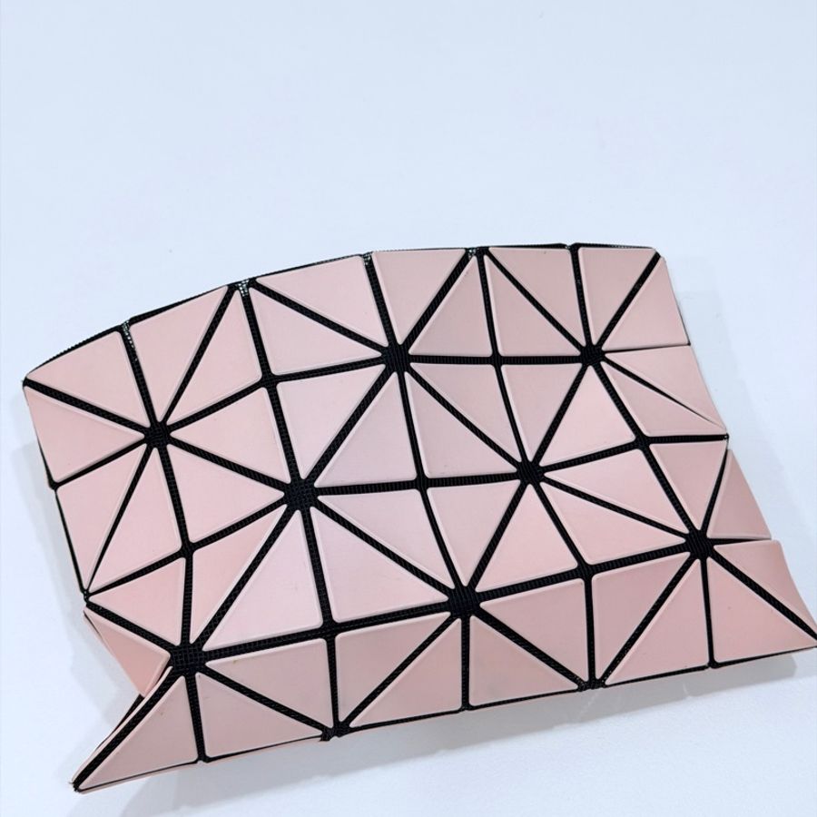 ISSEY MIYAKE 三宅一生 BAOBAO mini 亮面奶茶 三角格 3x3 化妝包 收納包 零錢包 錢包 皮夾-0