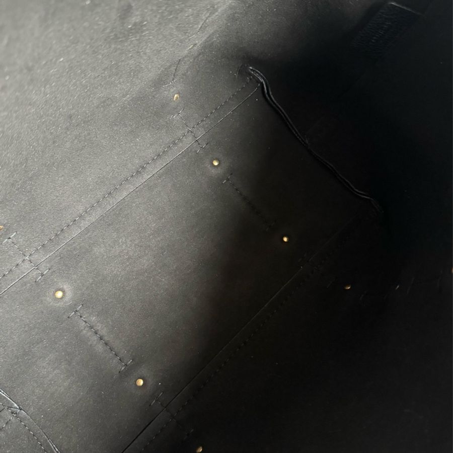 Ferragamo 黑色小金logo肩背包-21