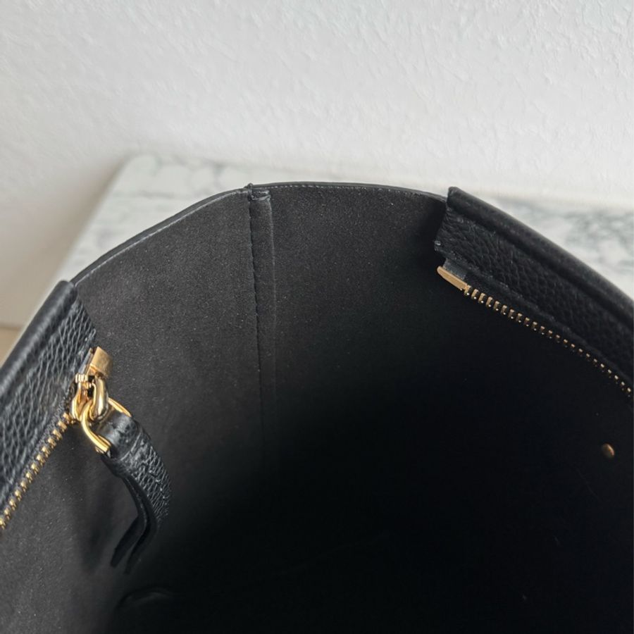 Ferragamo 黑色小金logo肩背包-23