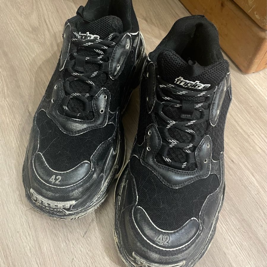 已售出 Balenciaga Triple S 二手-0