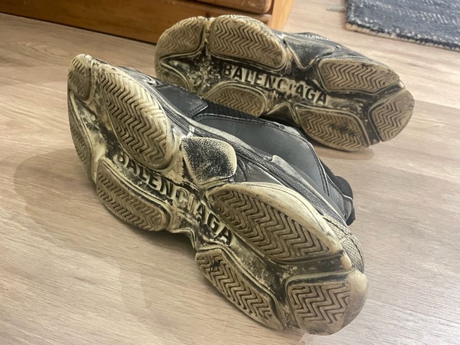已售出 Balenciaga Triple S 二手-6
