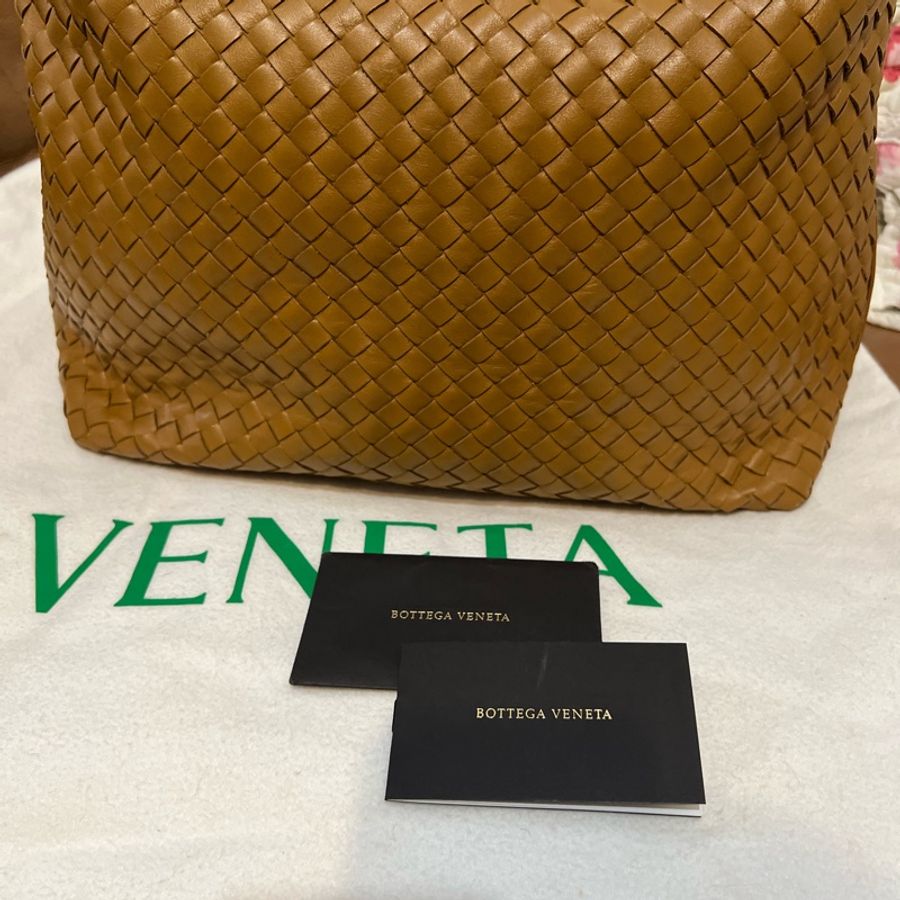 Bottega Veneta Intrecciato Pyramid BV焦糖色經典款肩背包-14