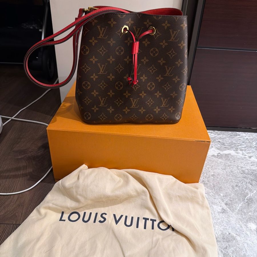 LV 水桶包 路易威登 NEONOE 老花水桶 肩背包-28