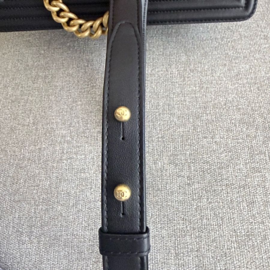 CHANEL BOY25 黑金扣 小牛皮 A67086(基本全新)-18