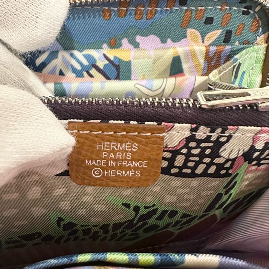 愛馬仕 Hermes 絲巾短夾 金棕色 自由之城/狗來富-3