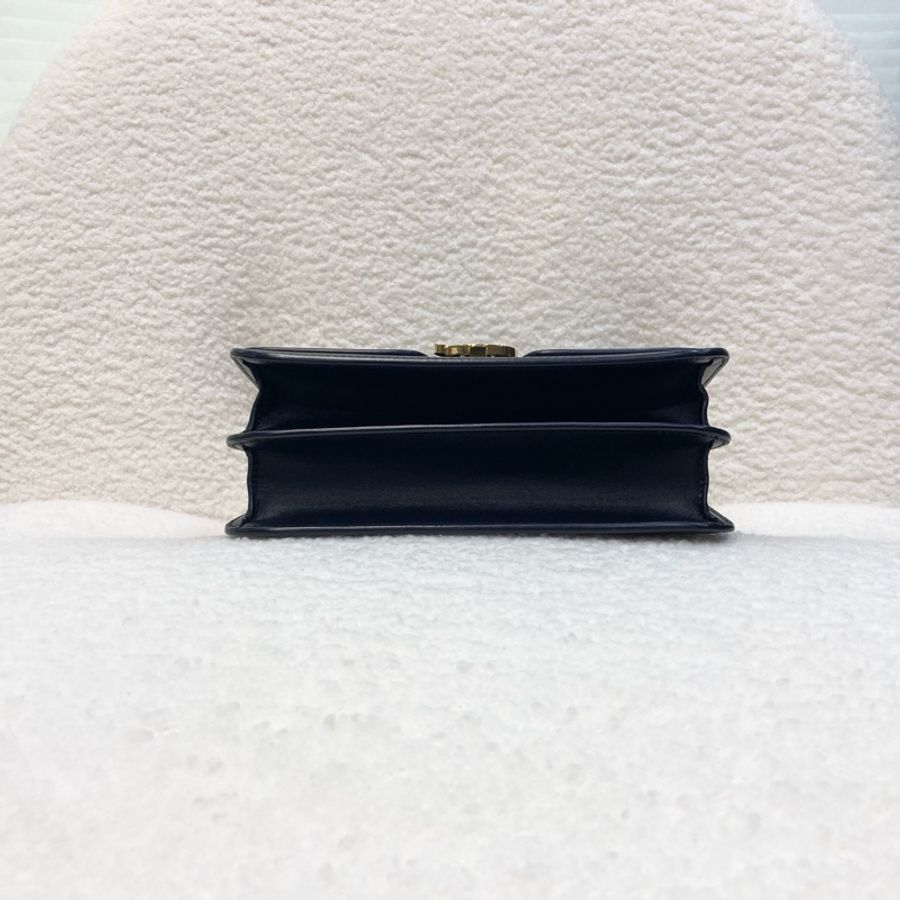 BURBERRY巴寶莉黑色小牛皮金釦TB釦肩背包🖤極簡高級通勤包8010334-5
