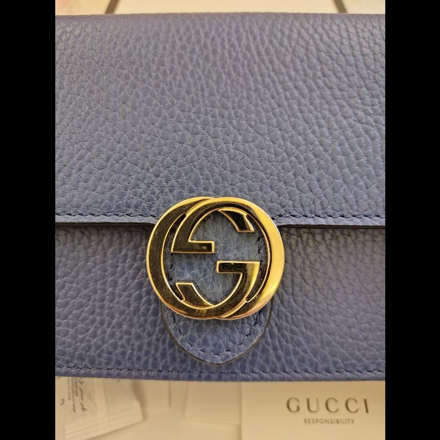 藍色的Gucci Interlocking G 皮革鍊帶錢包-2