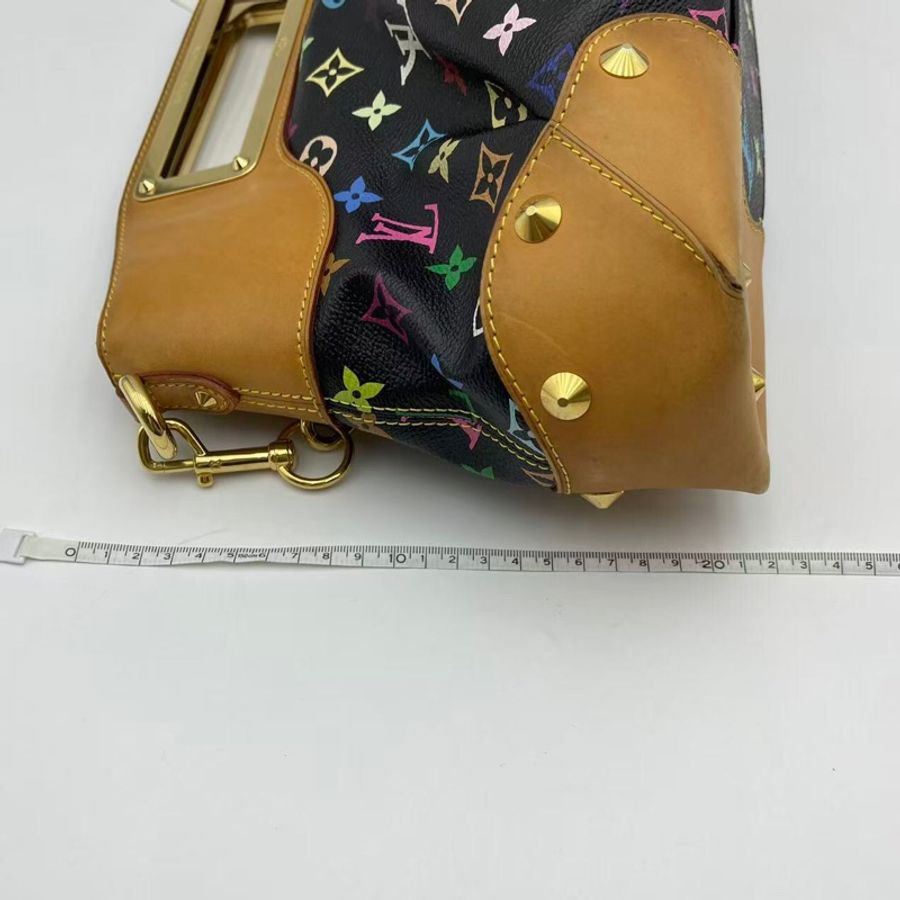 二手 lv 黑三彩 judy 手提包,手柄底部邊角都有變色發黑磨損,五金有划痕-11