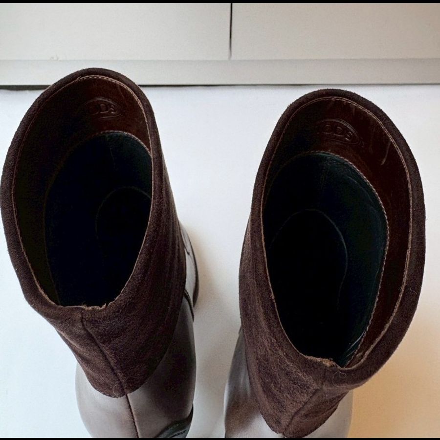 Tod's 深咖加麂皮厚跟短靴-10