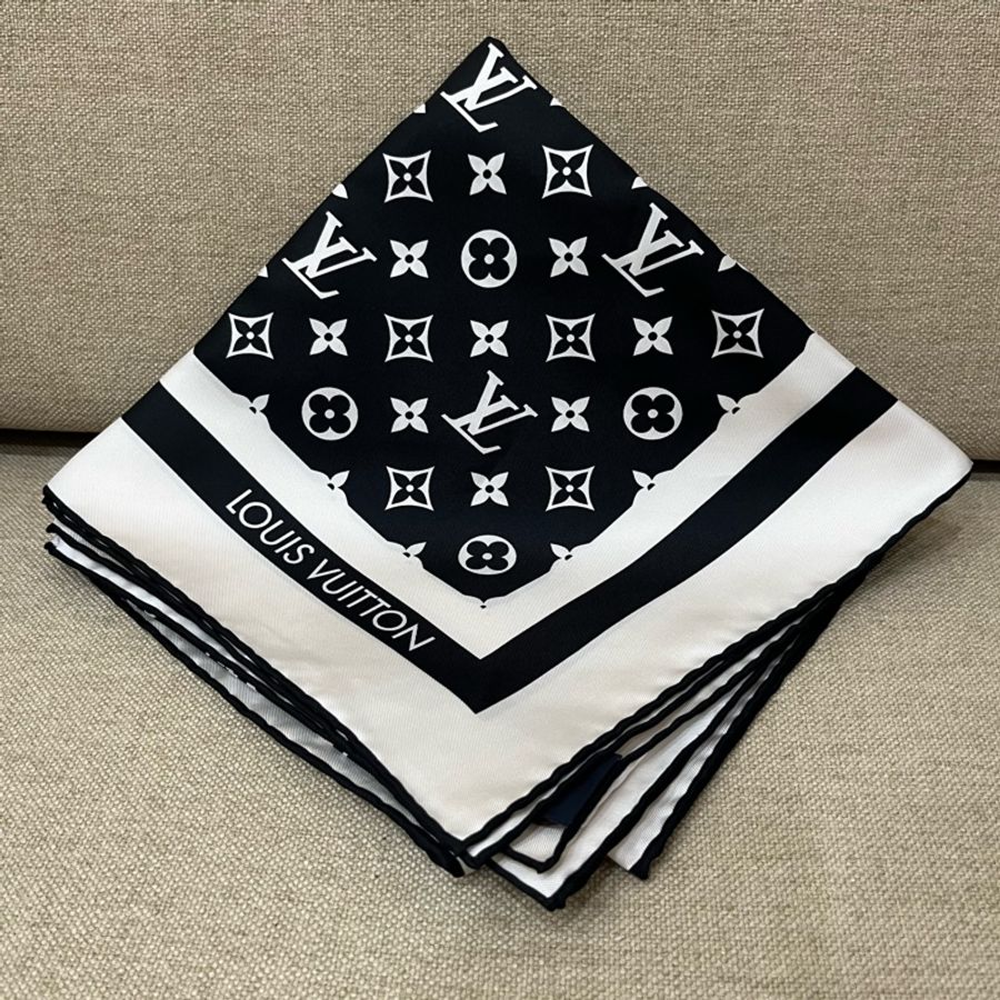 （全新）LV Monogram Silhouette 90方巾 黑/絲巾M97189-1