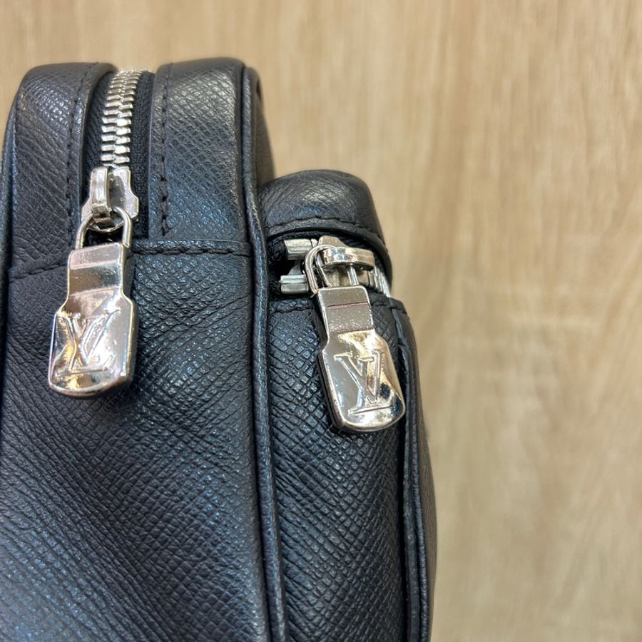 Lv 黑Taiga牛皮Outdoor胸口包-14