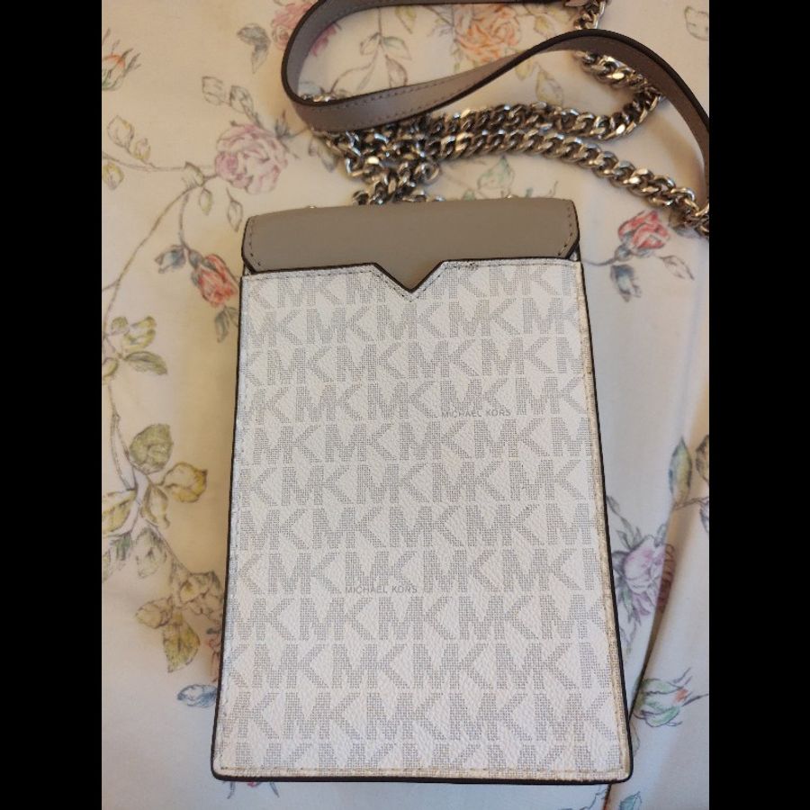MICHAEL KORS Rose 滿版字母PVC小鍊包(乳白灰)拼色-1