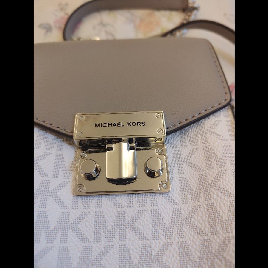 MICHAEL KORS Rose 滿版字母PVC小鍊包(乳白灰)拼色-19