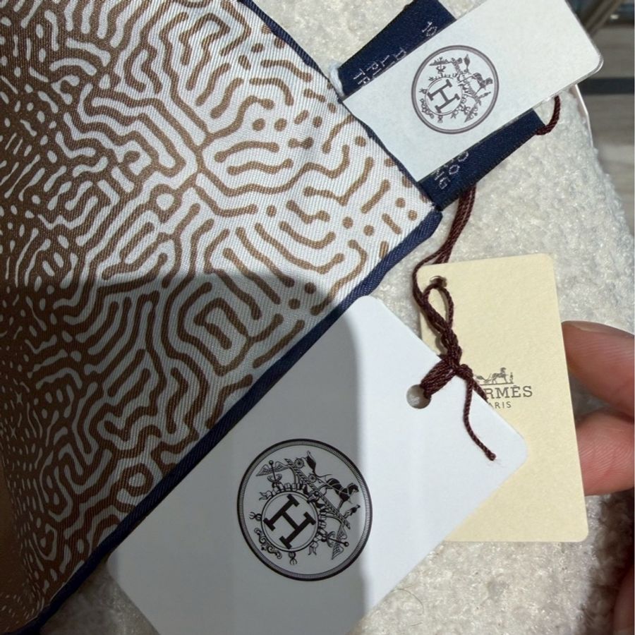 HERMES 月球飛馬雙面絲巾 全新品-5