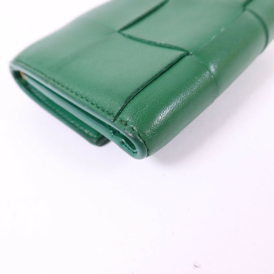 BOTTEGA VENETA 羊皮皮革Cassette Trifold Short Wallet金扣錢包-15