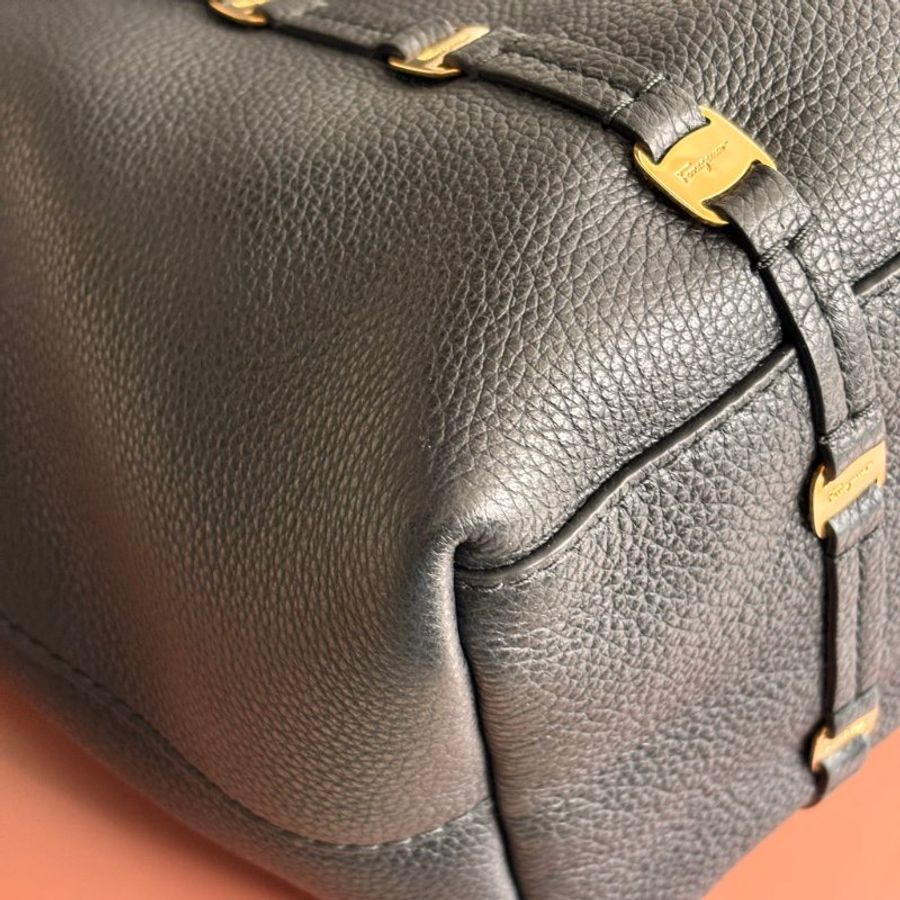 ::Salvatore Ferragamo:: Vara GG-21H604 黑色皮革手提包 托特包 肩背包-16