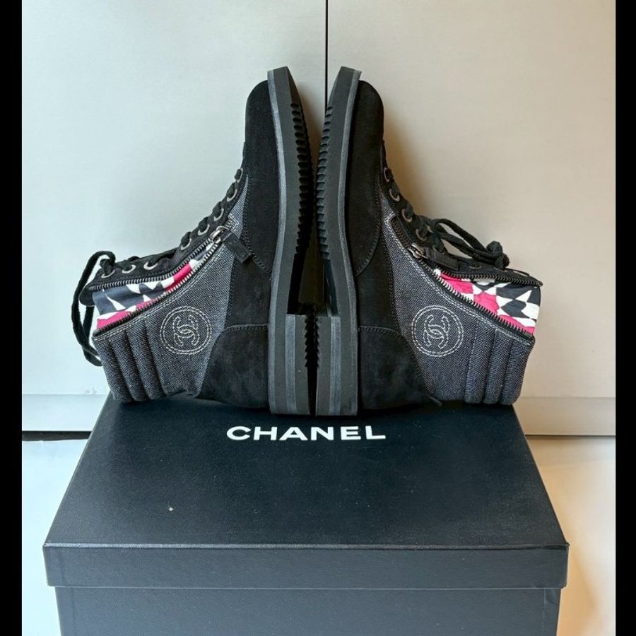 Chanel 碎花內裡布加麂皮黑短靴-7