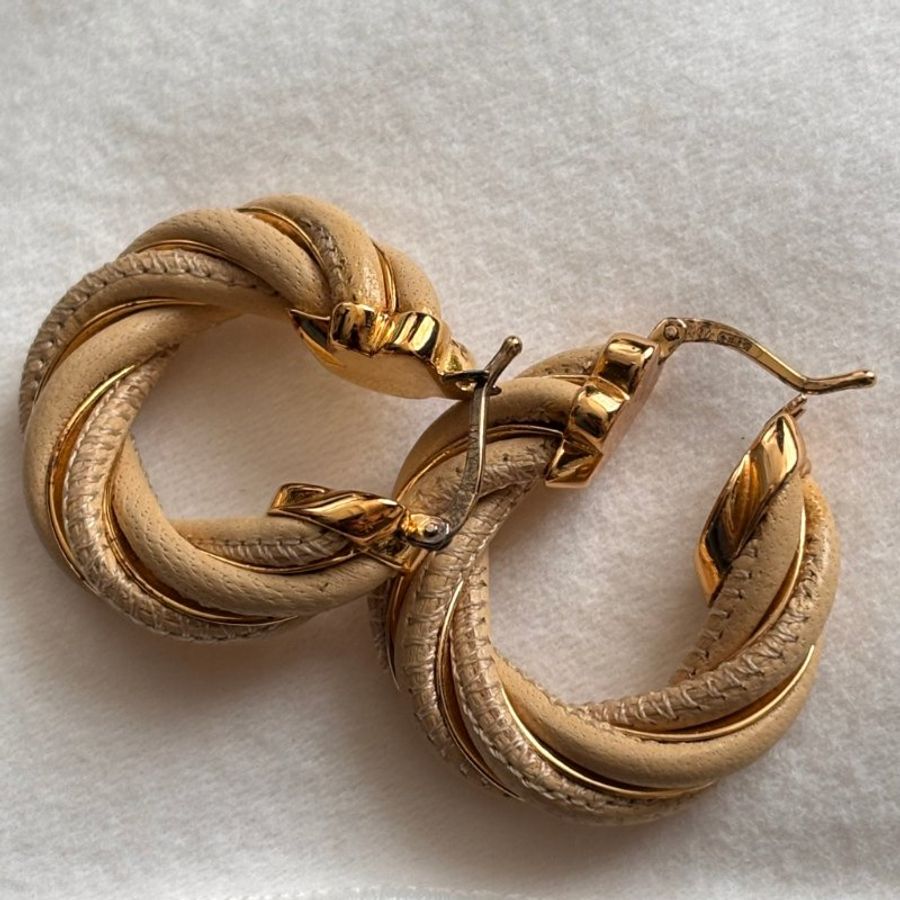 ::BOTTEGA VENETA:: BV 奶茶色麻花皮革圈型耳環 Earrings-7