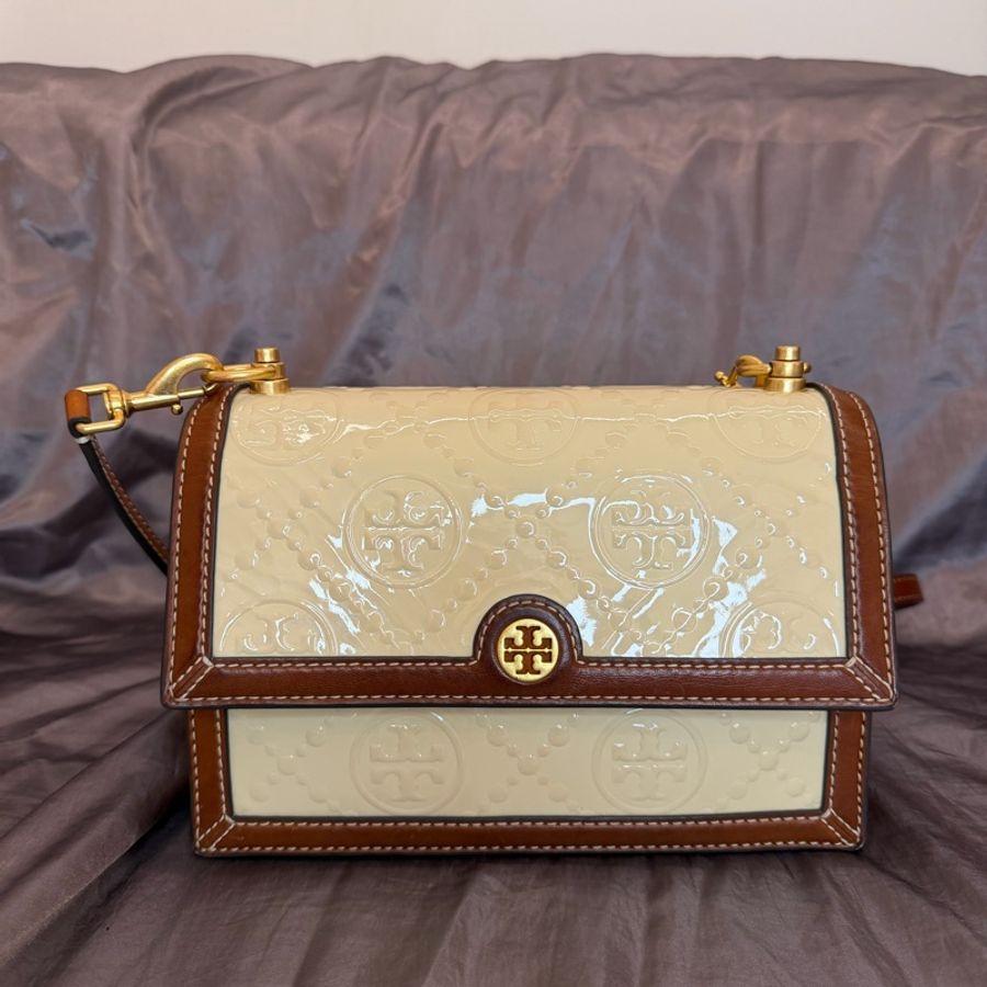 「JL精品代購」Tory Burch 白漆皮 拼棕肩背包-0