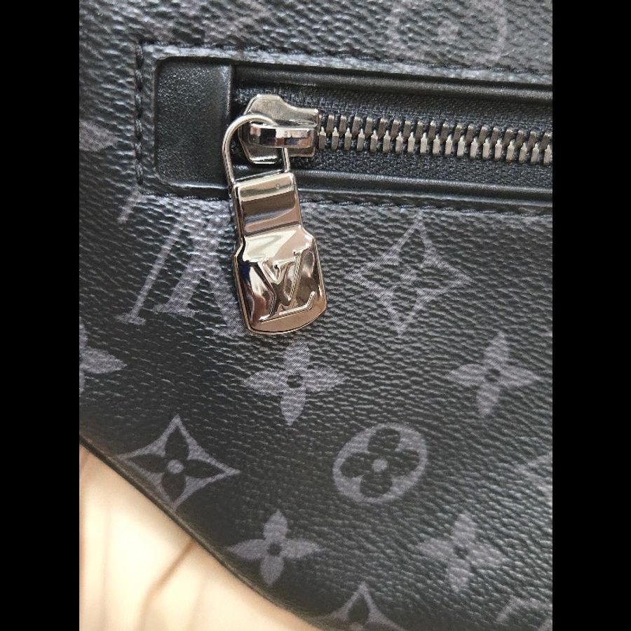 LV Discovery 黑色老花 腰包 胸口包 🈶購證盒裝防塵-23