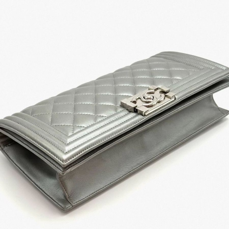 CHANEL 銀色銀扣 Leboy手拿包26*13*3 98新配件塵袋-1