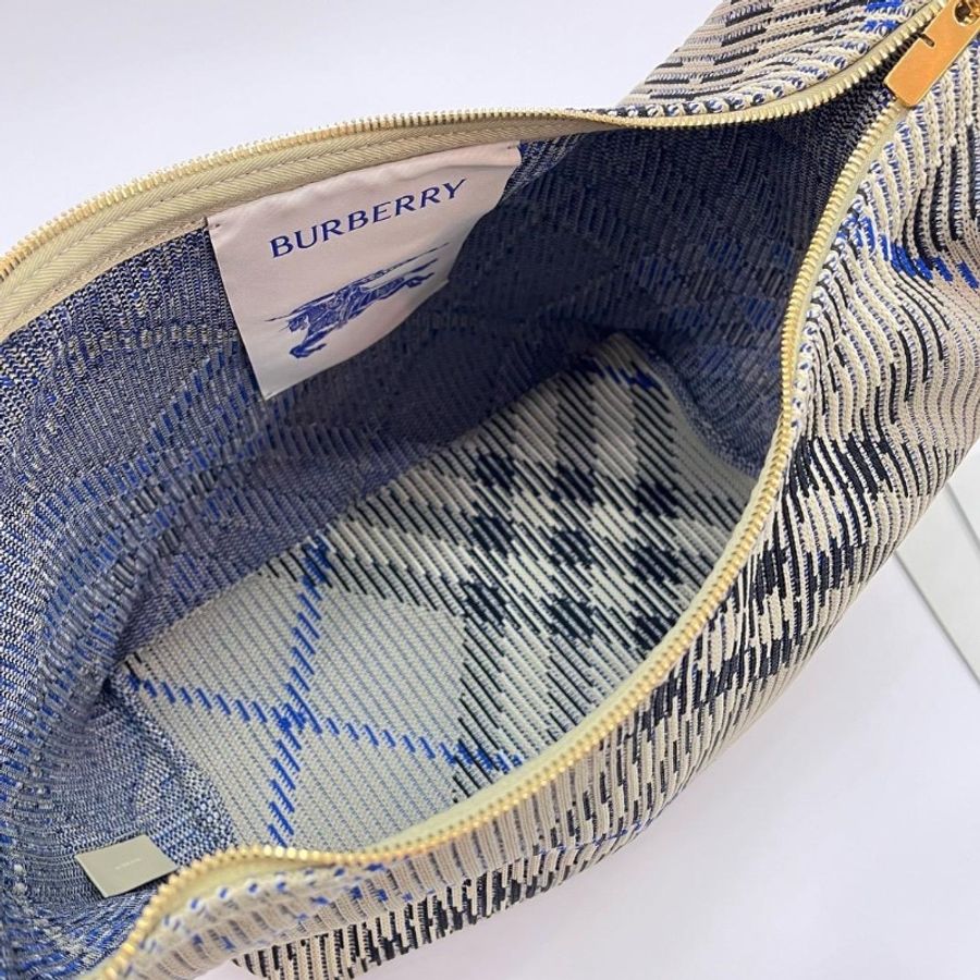 Burberry embroidered bag-3