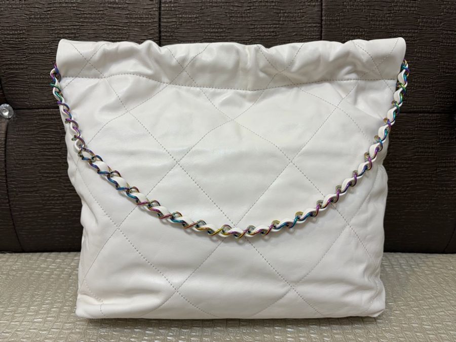 Chanel 白牛皮幻彩五金小號22bag AS3260-1