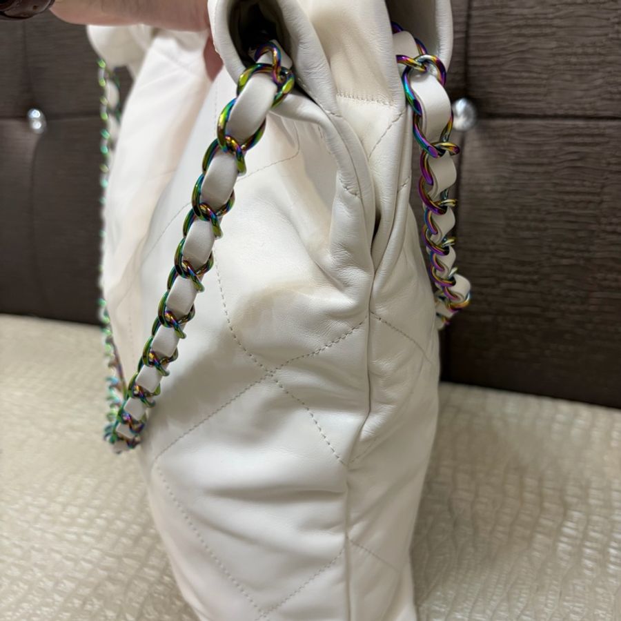 Chanel 白牛皮幻彩五金小號22bag AS3260-2