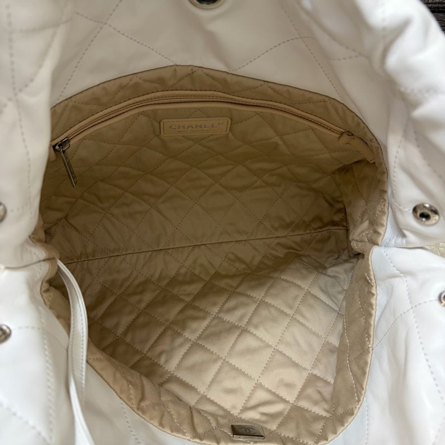 Chanel 白牛皮幻彩五金小號22bag AS3260-9