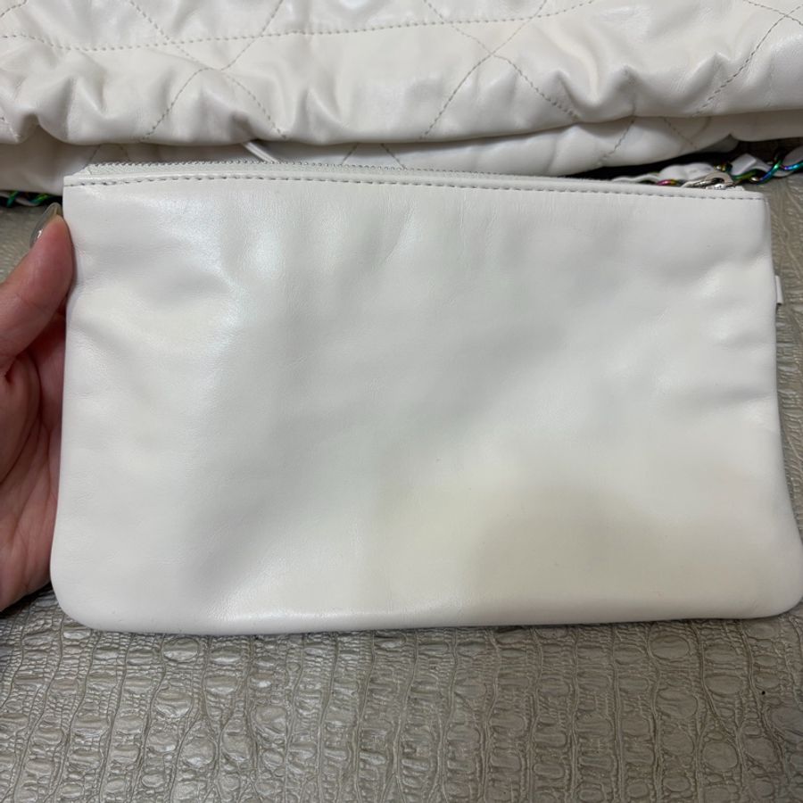 Chanel 白牛皮幻彩五金小號22bag AS3260-13