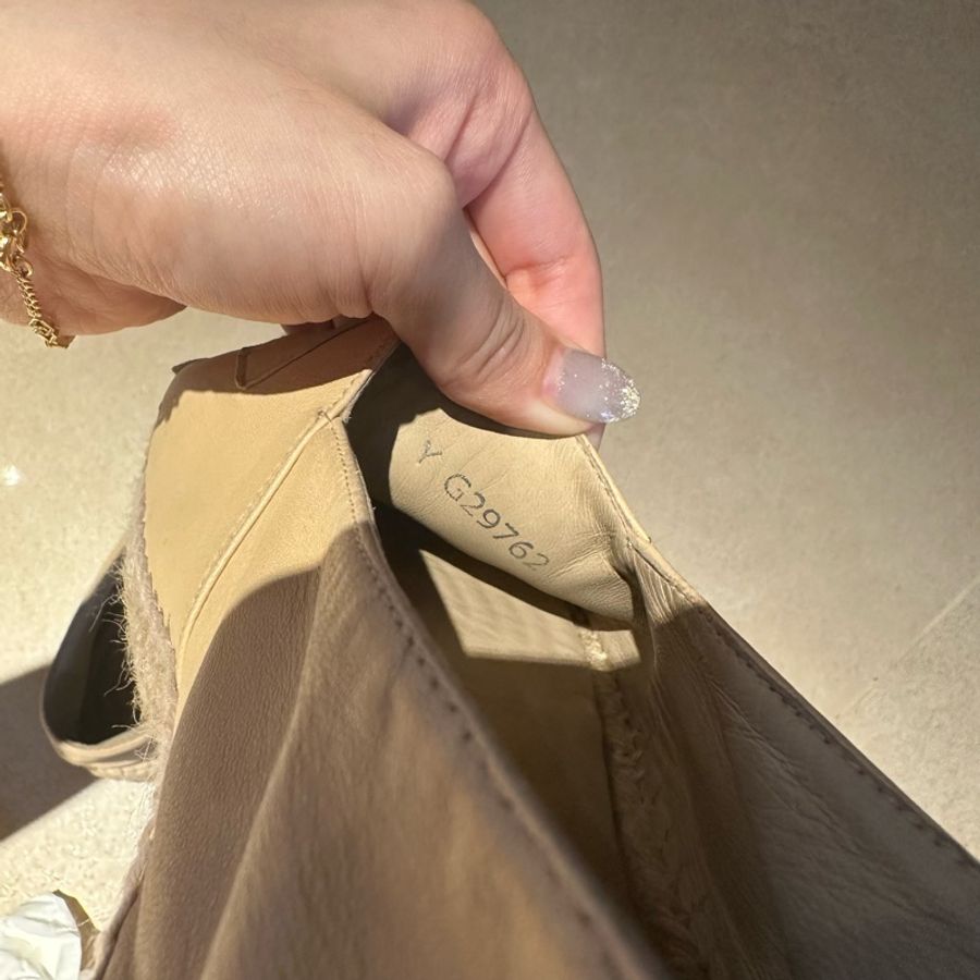 一年四季巨百搭🫧Chanel 經典作品 米黑配色 綿羊皮 鉛筆鞋、草編鞋 草編鞋界的天花板✨-12
