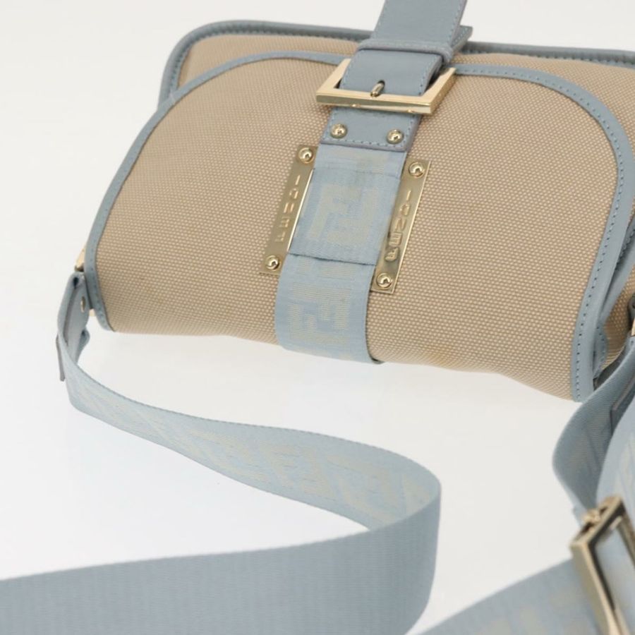 【日本直送】FENDI Zucca帆布肩背包 米色 金色 正品 144250-6