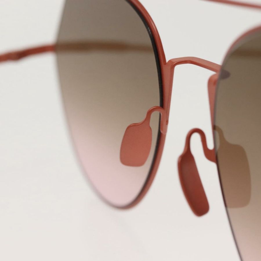 【日本直送】FENDI 粉紅塑膠太陽眼鏡 正品 BA5954-7