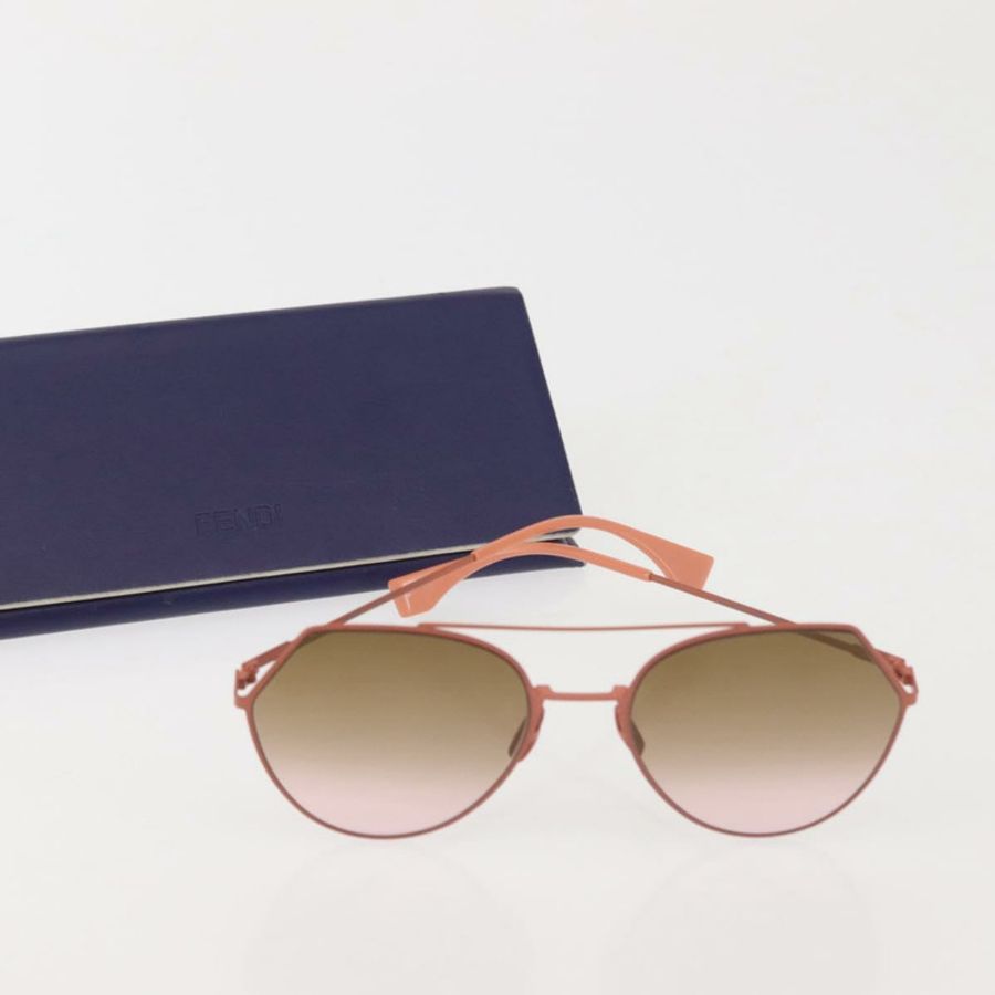 【日本直送】FENDI 粉紅塑膠太陽眼鏡 正品 BA5954-11